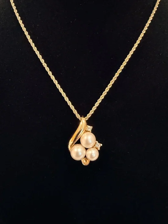 Christian Dior Pearl Crystal Necklace - Picture 11 of 11